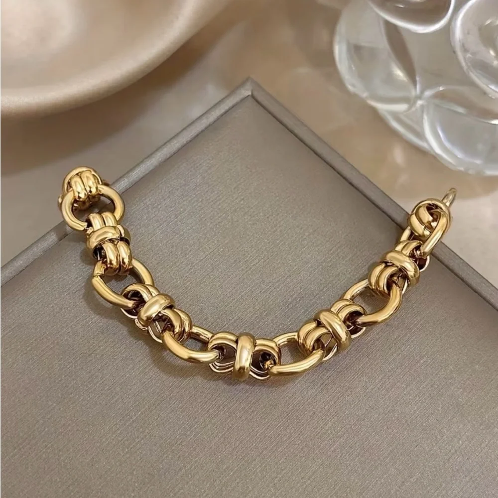 🔥TRENDY🔥 CUBAN LINK 18KT Gold Plated Bracelet